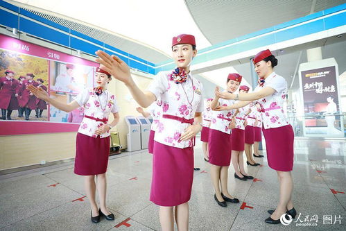 动妹强化礼仪培训，精心备战全国铁路7.1调图服务