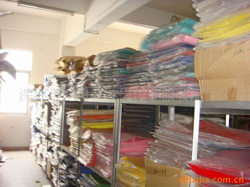 龙岗俊业服装配件厂 专业服装出租服务，助力您的多元需求